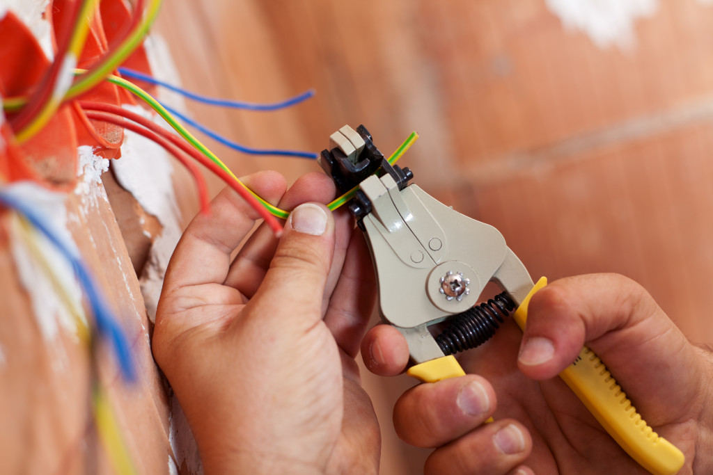 Electrical check of fires